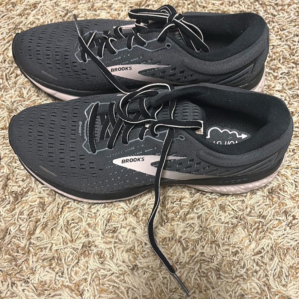 Brooks Women's Ghost - Gray and Pink